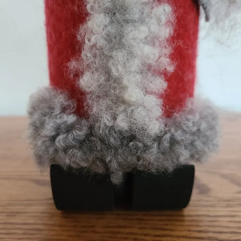 Handmade Sweden Larssons Tra Wood Felt Christmas Mrs. Claus Gnome Elf Figurine